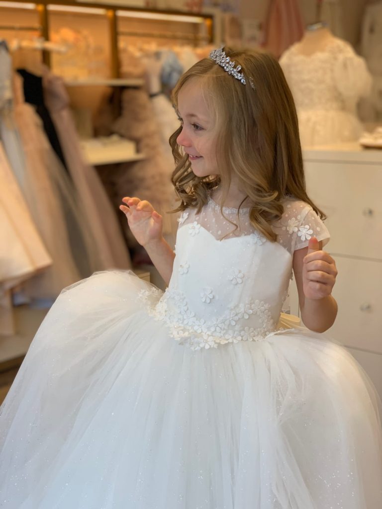 Luxury Flower Girl Dresses and Junior Bridesmaid Dresses at Quinn Harper London.2